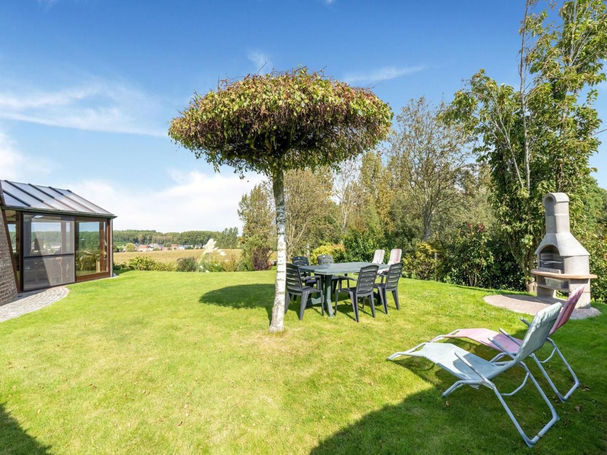 Stunning Holiday Home In Oombergen With Terrace And Garden Zottegem Екстериор снимка